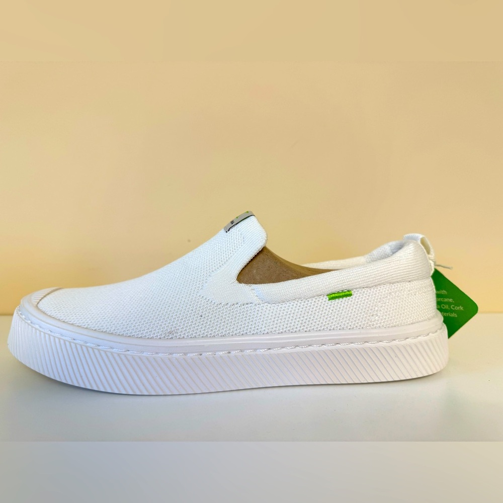 Cariuma IBI Slip On White Knit Sneaker Women’s 8 NWT